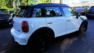 MINI Countryman Cooper S ALL4 — SUV compact sportif, transmission intégrale, 129'000 km — tableau de bord