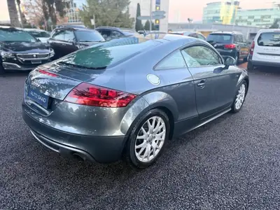 Audi TT Coupé 2.0 TFSI Quattro — Sportivité allemande, 232'000 km seulement — intérieur
