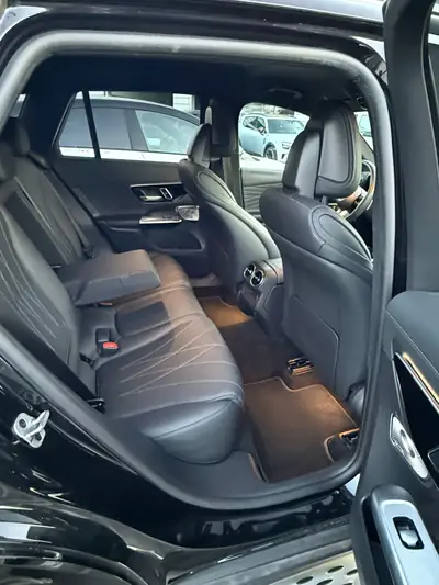 Mercedes-Benz GLC 300 AMG Line — SUV premium 4x4, 60'000 km, roues hiver incluses — Innenraum