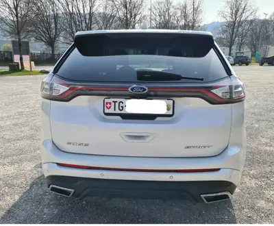 Ford Edge 2.0 TDCi 210 Sport 4x4 — SUV robuste, révisions complètes, 4 roues motrices — intérieur