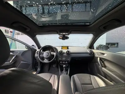 Audi A1 Sportback 1.4 TFSI 185 ch — Citadine dynamique, entretien soigné, sans accident — tableau de bord