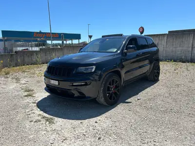 Jeep Grand Cherokee 6.4 V8 HEMI SRT8 — Muscle SUV américain, 468 ch de pure puissance — Außenansicht
