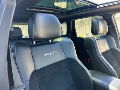 Jeep Grand Cherokee 6.4 V8 HEMI SRT8 — Muscle SUV américain, 468 ch de pure puissance — Innenraum