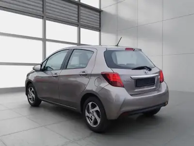 Toyota Yaris 1.5 Hybrid Luna — Citadine écologique et économique, entretien complet — tableau de bord