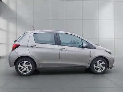 Toyota Yaris 1.5 Hybrid Luna — Citadine écologique et économique, entretien complet — Miniature 8