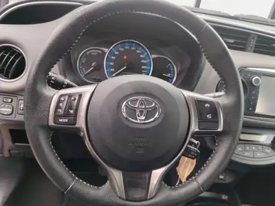 Toyota Yaris 1.5 Hybrid Luna — Citadine écologique et économique, entretien complet — Miniature 10
