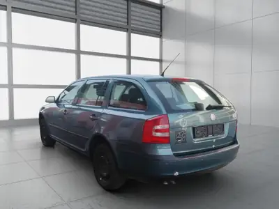 Skoda Octavia 1.9 TDI Swiss Adventure 4x4 — Monospace robuste et économe, entretien récent — Miniature 7