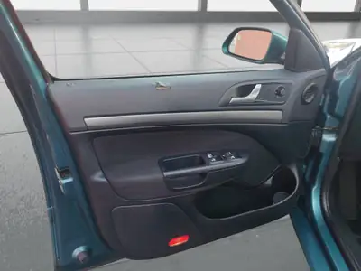 Skoda Octavia 1.9 TDI Swiss Adventure 4x4 — Monospace robuste et économe, entretien récent — Miniature 10