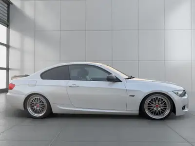 BMW 325i xDrive Coupé — Sportivité et élégance, entretien impeccable — intérieur