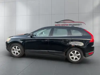 Volvo XC60 D5 AWD — SUV robuste diesel, transmission automatique, sans sinistre — intérieur