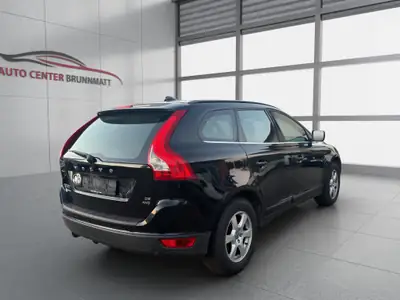 Volvo XC60 D5 AWD — SUV robuste diesel, transmission automatique, sans sinistre — Miniature 7