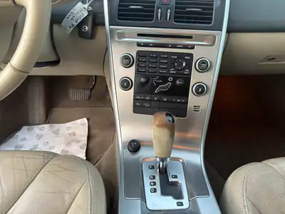 Volvo XC60 D5 AWD — SUV robuste diesel, transmission automatique, sans sinistre — Miniature 14