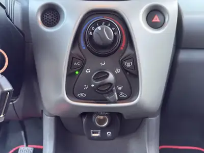 Citroën C1 1.0 e-VTi Stop&Start Shine — Petite citadine économique sans accident — Miniature 16