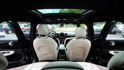 MINI Countryman Cooper ALL4 — SUV compact polyvalent, 4 roues motrices, automatique — Miniature 8