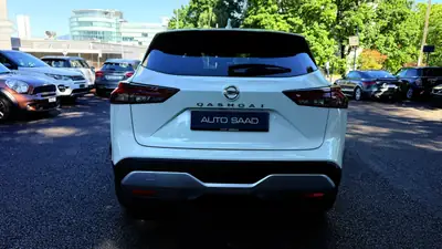 Nissan Qashqai 1.3 DIG-T MHEV Tekna Xtronic 4x4 — SUV hybride essence, 4 roues motrices, 176'000 km — intérieur
