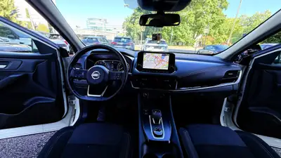 Nissan Qashqai 1.3 DIG-T MHEV Tekna Xtronic 4x4 — SUV hybride essence, 4 roues motrices, 176'000 km — Miniature 12