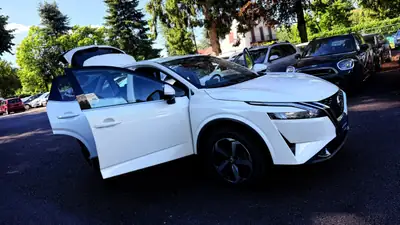 Nissan Qashqai 1.3 DIG-T MHEV Tekna Xtronic 4x4 — SUV hybride essence, 4 roues motrices, 176'000 km — Miniature 10