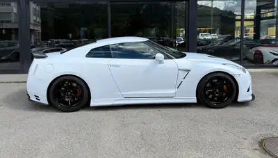 Nissan GT-R 3.8 V6 BiT Track Edition/Nismo — Supercar japonaise, 549 ch, faible kilométrage — exterior view