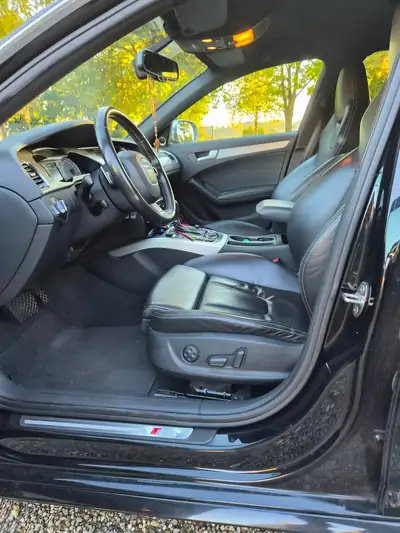 Audi S4 3.0 V6 TFSI Quattro — Break sportif dynamique, sans accident — detail