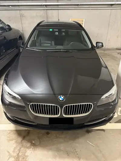 BMW 528i Break 2012 — Familiale élégante sans sinistre, entretien à jour — vue extérieure