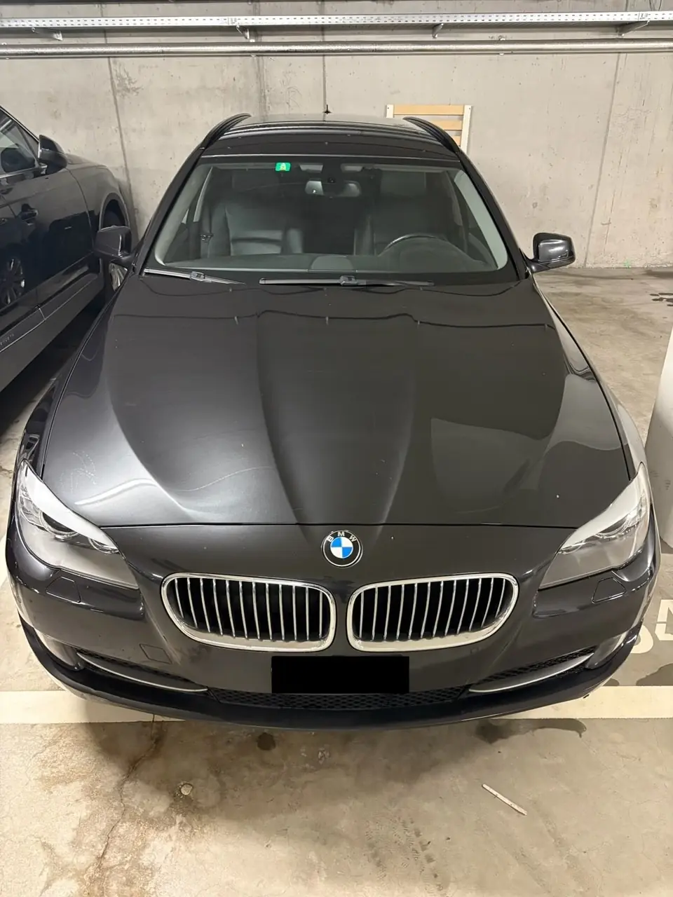 BMW 528i Break 2012 — Familiale élégante sans sinistre, entretien à jour — vue extérieure