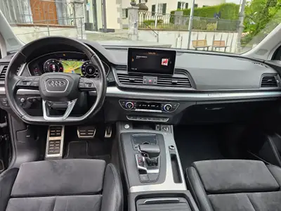 Audi Q5 2.0 40 TDI Sport — SUV premium diesel, toit panoramique, 92 800 km — Detail