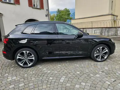 Audi Q5 2.0 40 TDI Sport — SUV premium diesel, toit panoramique, 92 800 km — Innenraum