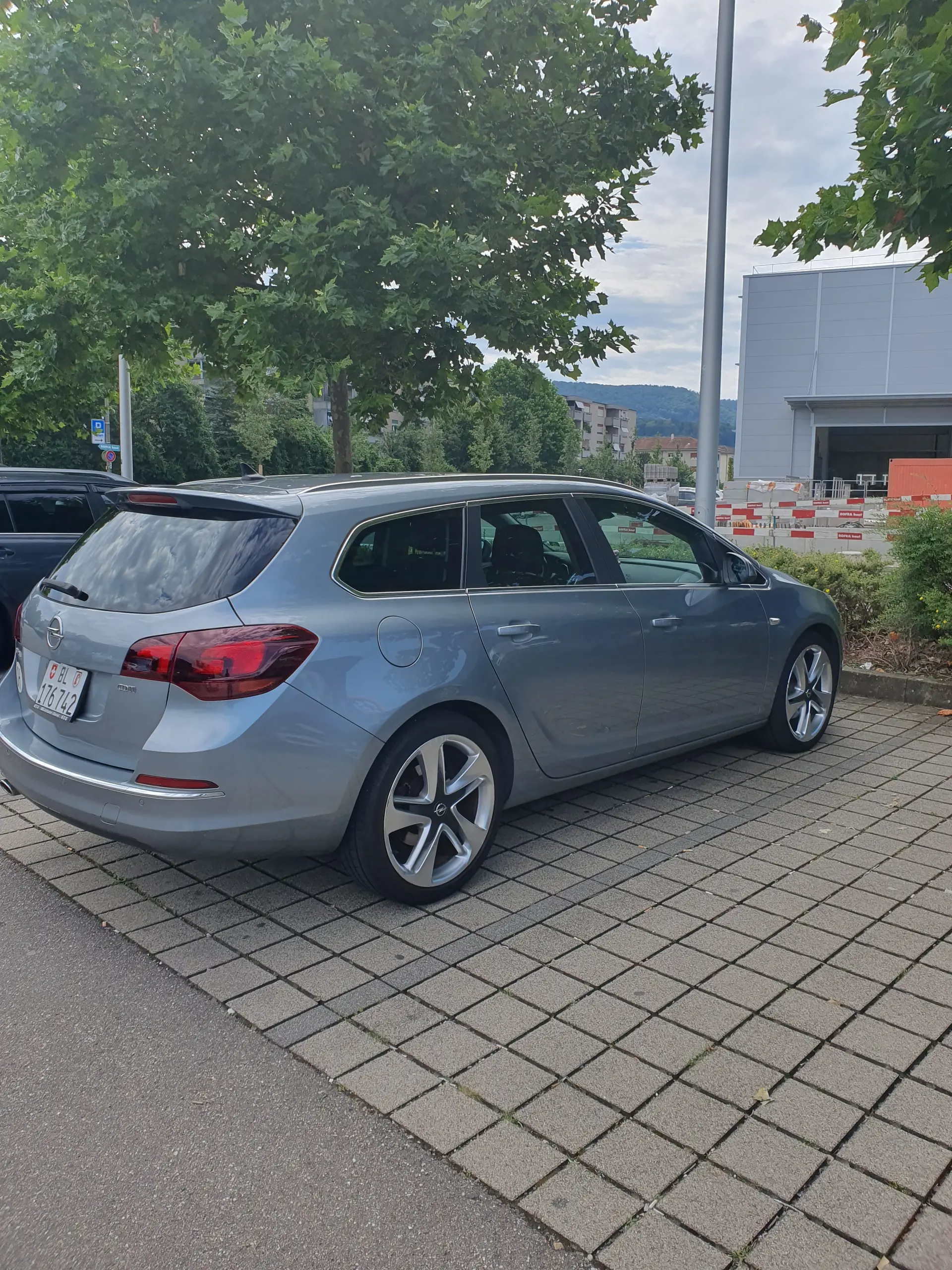 Opel Astra 2013 occasion Riehen BS — 2