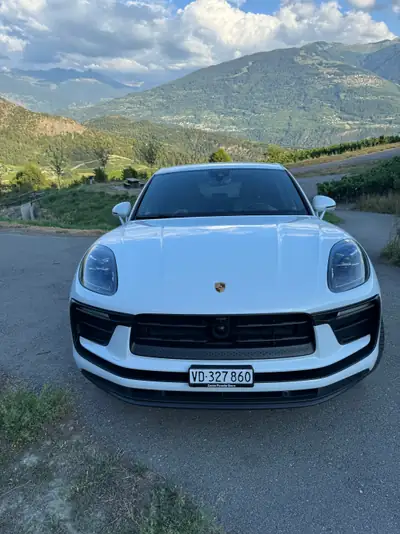 Porsche Macan 2.0 — SUV sportif 265 ch, révision complète et pneus neufs — arrière