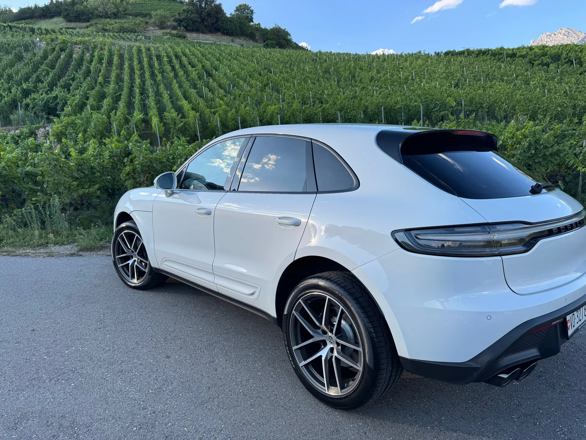 Porsche Macan 2.0 — SUV sportif 265 ch, révision complète et pneus neufs — Außenansicht