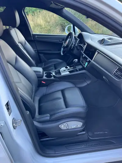 Porsche Macan 2.0 — SUV sportif 265 ch, révision complète et pneus neufs — intérieur