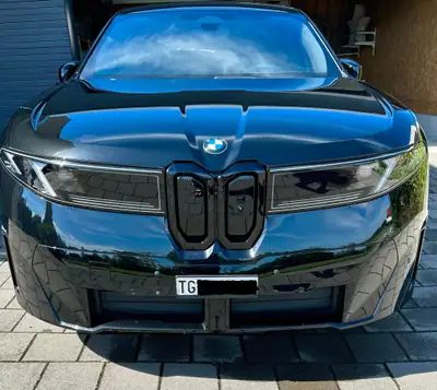 BMW iX3 50 xDrive M Sport Pro — SUV électrique performant, 12'000 km, état impeccable — Außenansicht