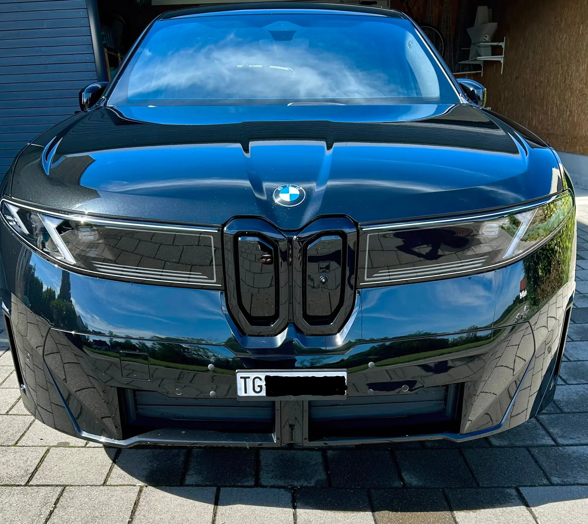 BMW iX3 50 xDrive M Sport Pro — SUV électrique performant, 12'000 km, état impeccable