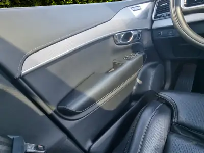 Volvo XC90 2.0 D5 Inscription — SUV 7 places premium, diesel efficace, 120'000 km — Miniature 18