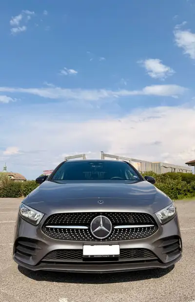 Mercedes-Benz Classe A 200 AMG Line — Berline compacte dynamique, 69 800 km — vista esterna