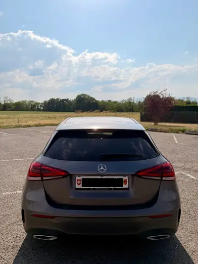 Mercedes-Benz Classe A 200 AMG Line — Berline compacte dynamique, 69 800 km — vista posteriore
