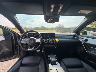 Mercedes-Benz Classe A 200 AMG Line — Berline compacte dynamique, 69 800 km — cruscotto