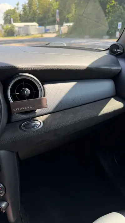 MINI Cooper S — Édition Yours Soda avec pack JCW, 131'000 km seulement — cruscotto