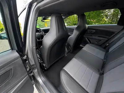 SEAT Leon 2.0 TSI 300 Cupra 4Drive — Berline dynamique, 4x4 intégral et faible kilométrage — Miniature 8