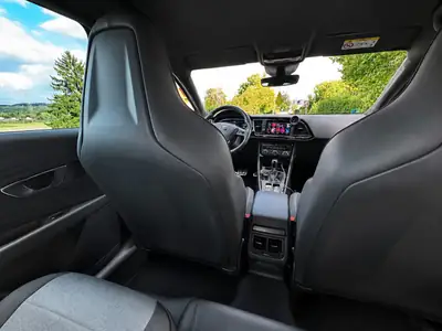 SEAT Leon 2.0 TSI 300 Cupra 4Drive — Berline dynamique, 4x4 intégral et faible kilométrage — Miniature 7