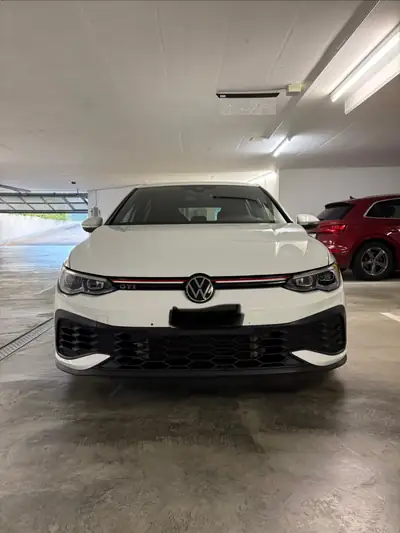 VW Golf 8 Clubsport — 300 ch de performance, design sportif, 99'000 km — arrière