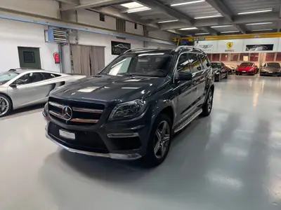 Mercedes-Benz GL 63 AMG — SUV 7 places haute performance, 557 ch — vue extérieure