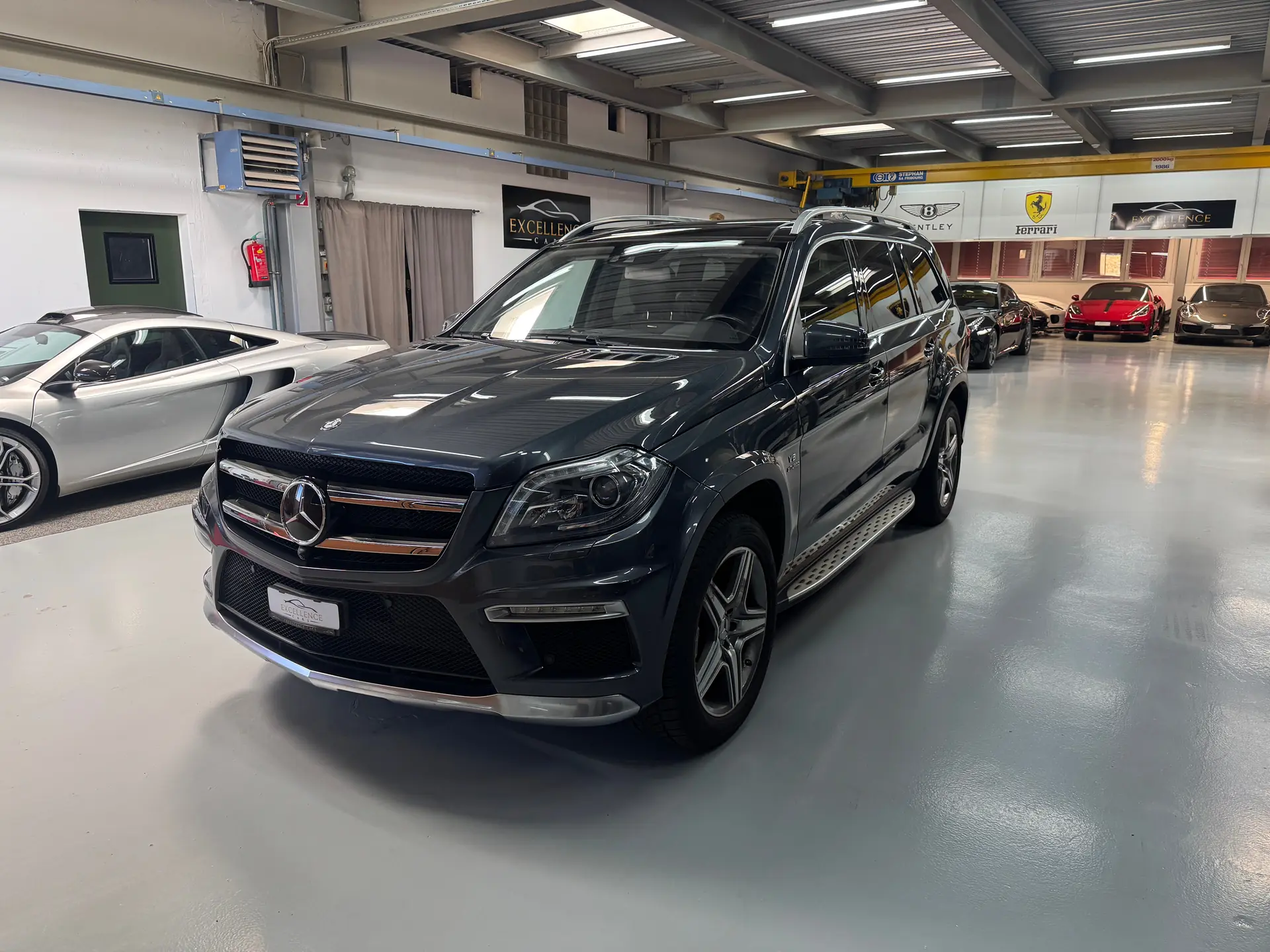Mercedes-Benz GL 63 AMG — SUV 7 places haute performance, 557 ch