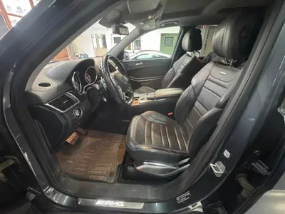 Mercedes-Benz GL 63 AMG — SUV 7 places haute performance, 557 ch — Miniature 9