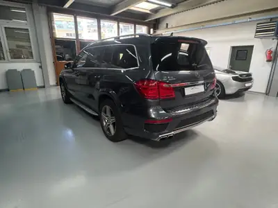 Mercedes-Benz GL 63 AMG — SUV 7 places haute performance, 557 ch — Miniature 7