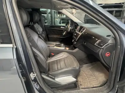 Mercedes-Benz GL 63 AMG — SUV 7 places haute performance, 557 ch — Miniature 11