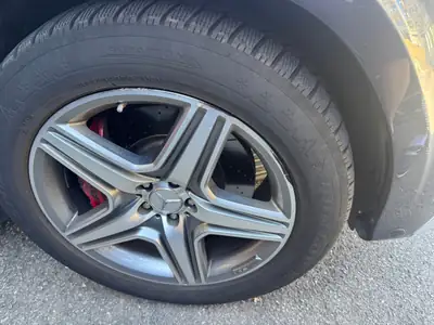 Mercedes-Benz GL 63 AMG — SUV 7 places haute performance, 557 ch — Miniature 15