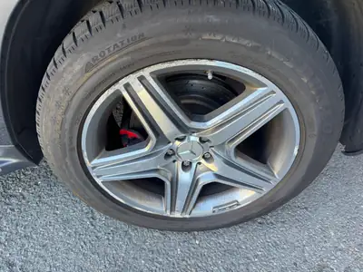Mercedes-Benz GL 63 AMG — SUV 7 places haute performance, 557 ch — Miniature 14