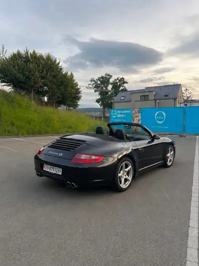 Porsche 911 Carrera 4S 3.8 Cabriolet — Sportive mythique, hard-top neuf, 104 000 km — interior
