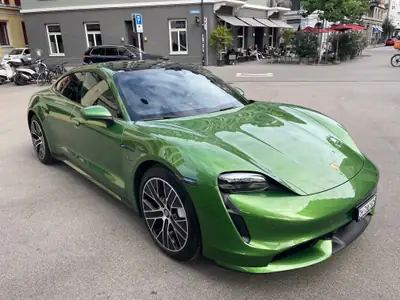 Porsche Taycan Turbo 2020 — Électrique haute performance, 45 000 km — vue extérieure